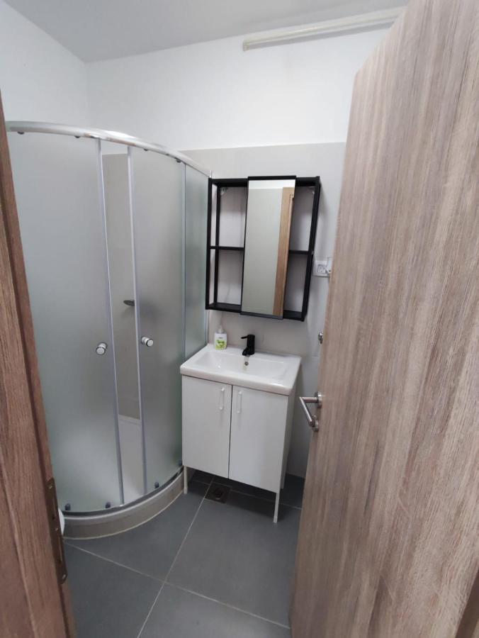Peaceful Apartment Near Airport Velika Gorica Esterno foto
