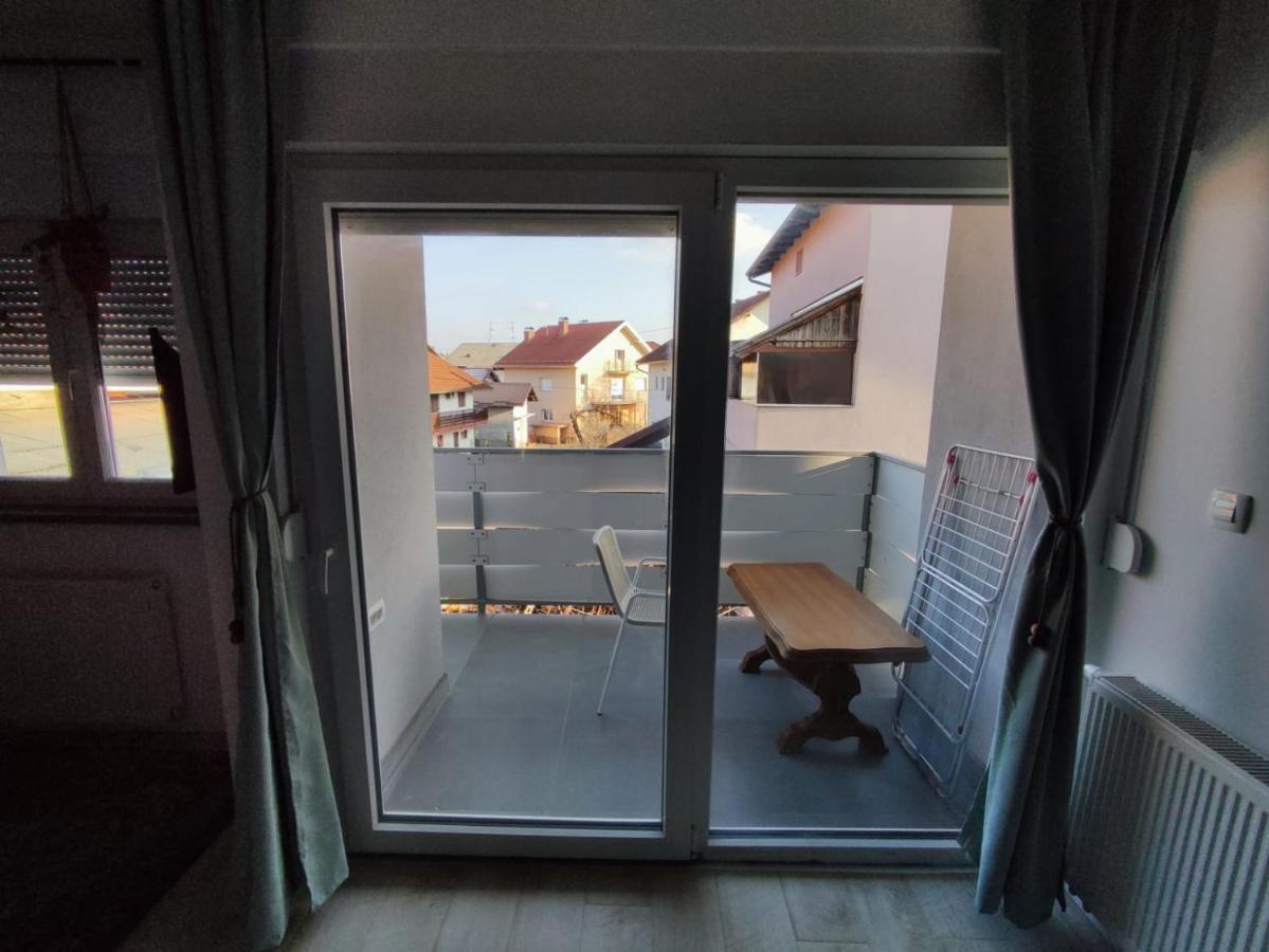 Peaceful Apartment Near Airport Velika Gorica Esterno foto