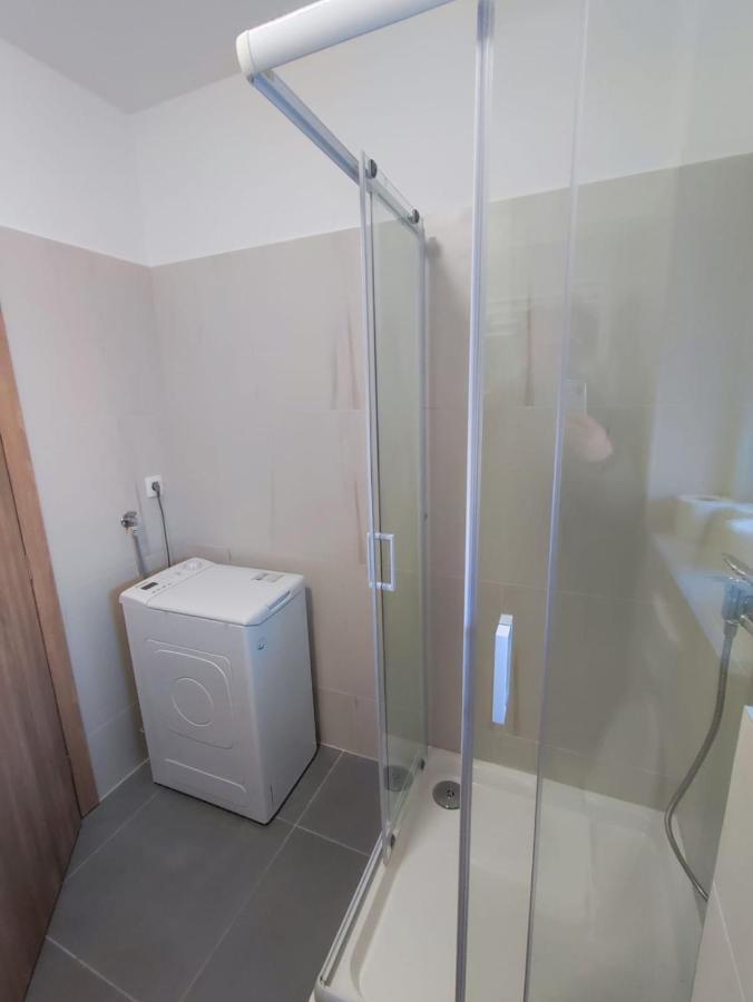 Peaceful Apartment Near Airport Velika Gorica Esterno foto
