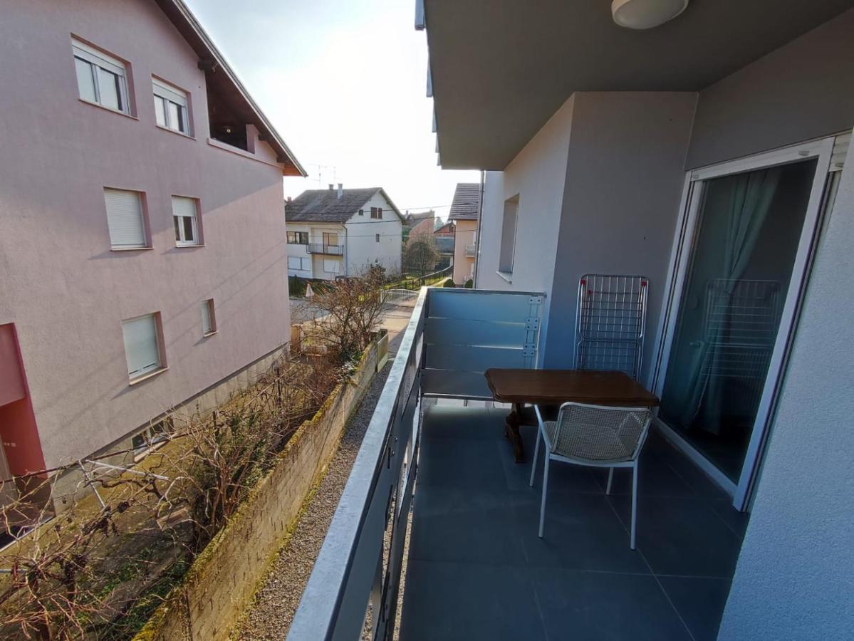 Peaceful Apartment Near Airport Velika Gorica Esterno foto