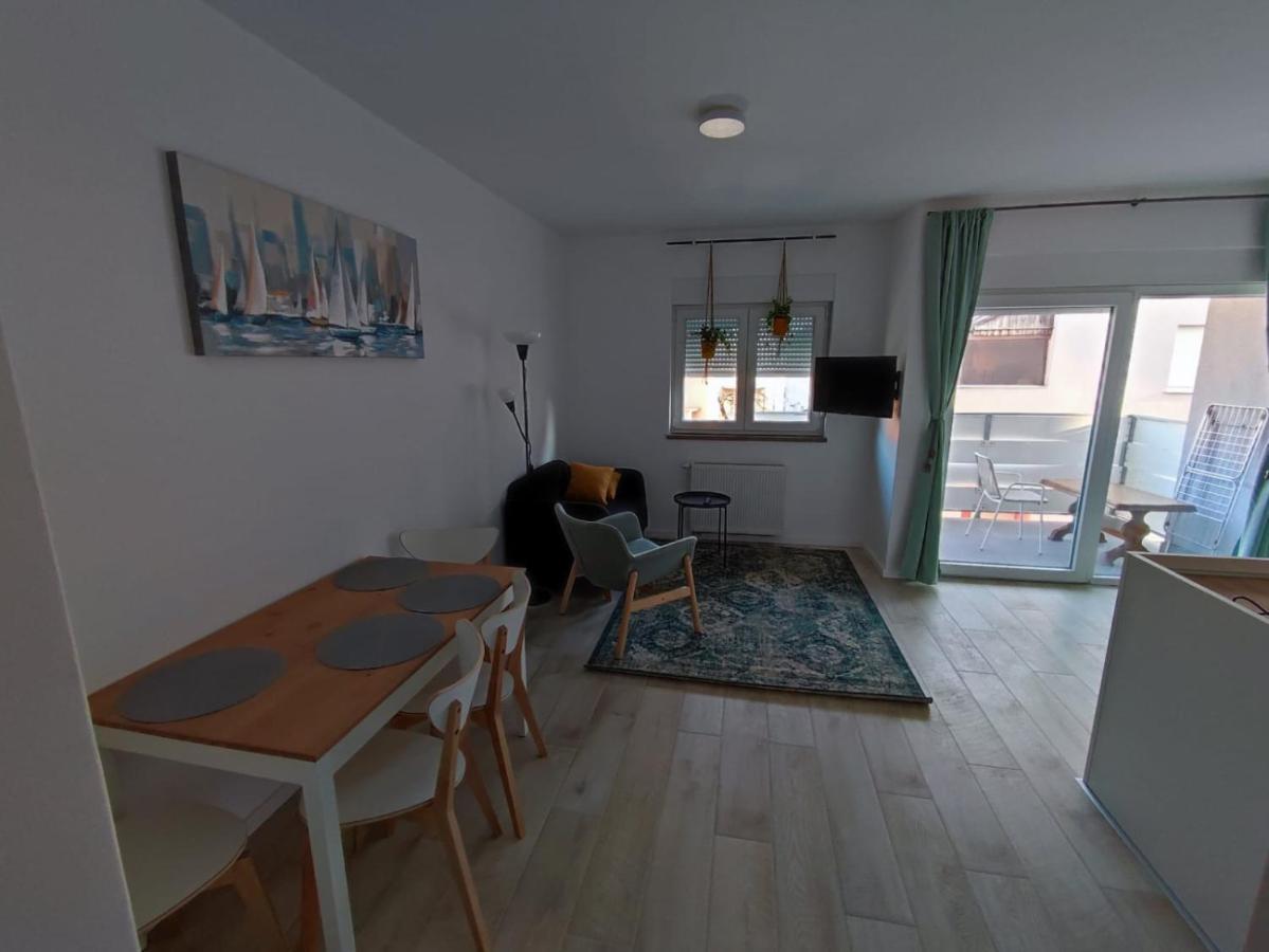 Peaceful Apartment Near Airport Velika Gorica Esterno foto