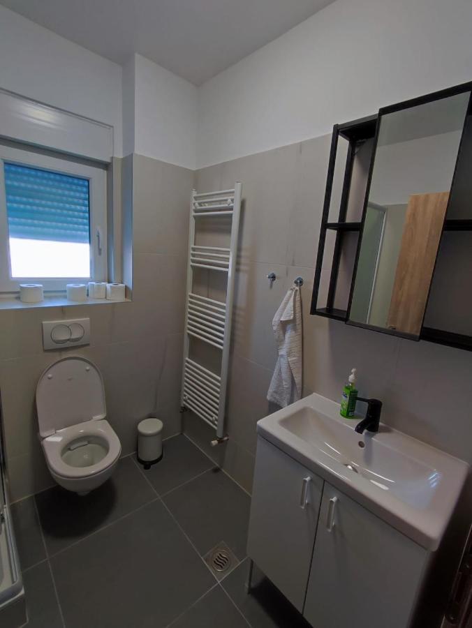 Peaceful Apartment Near Airport Velika Gorica Esterno foto