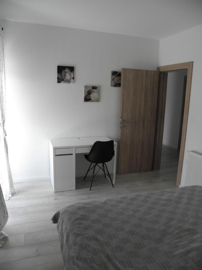Peaceful Apartment Near Airport Velika Gorica Esterno foto